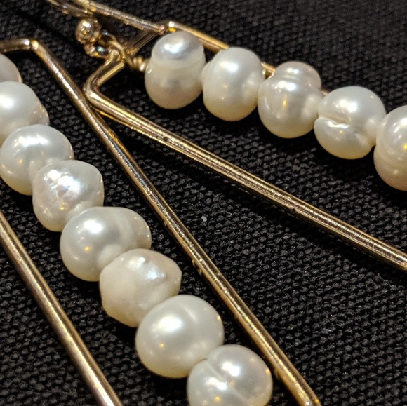 Gen Pearl Modernist Geometric Drop Earrings - Picture 3 of 5